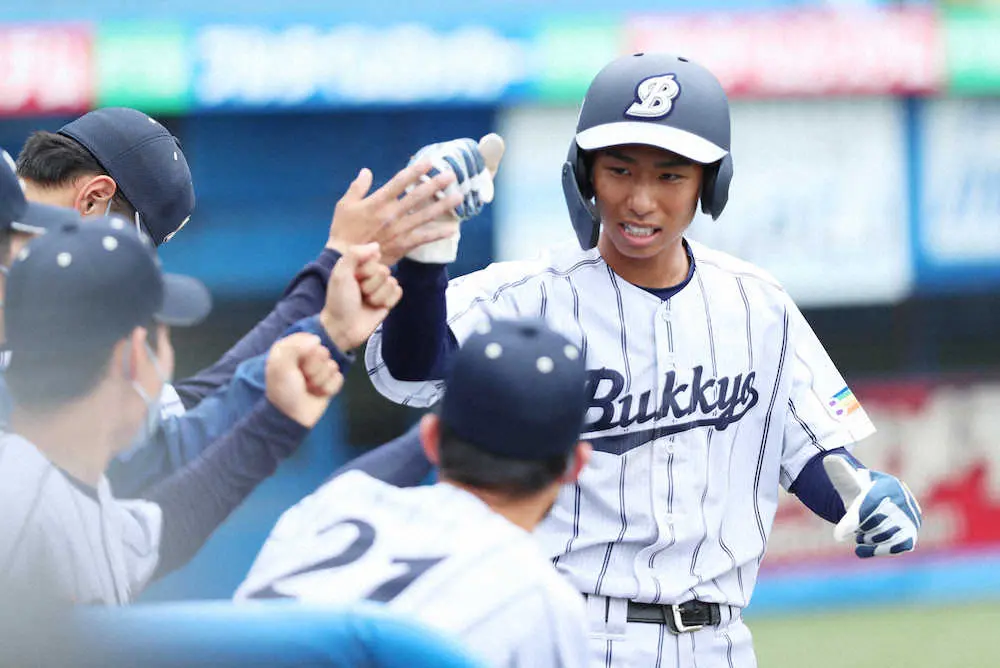 【画像・写真】投打がかみ合って快勝の佛教大　準々決勝で明大との対戦が決まって田原監督「感慨深い」