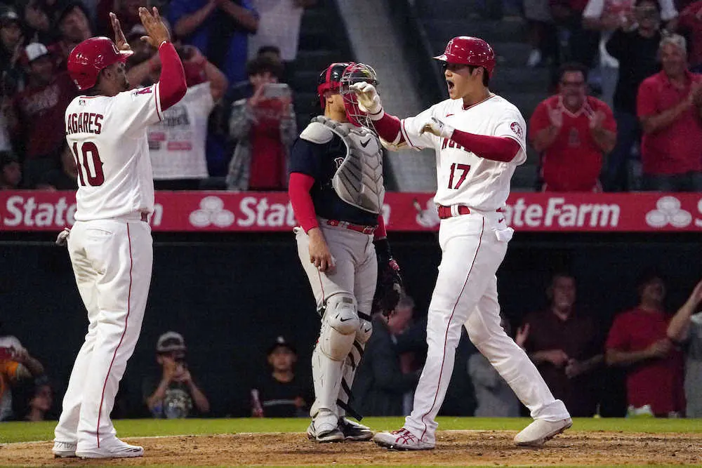 【画像・写真】【大谷と一問一答】逆転2ラン後のハイタッチで表情が険しかった理由「次のイニングが大事」