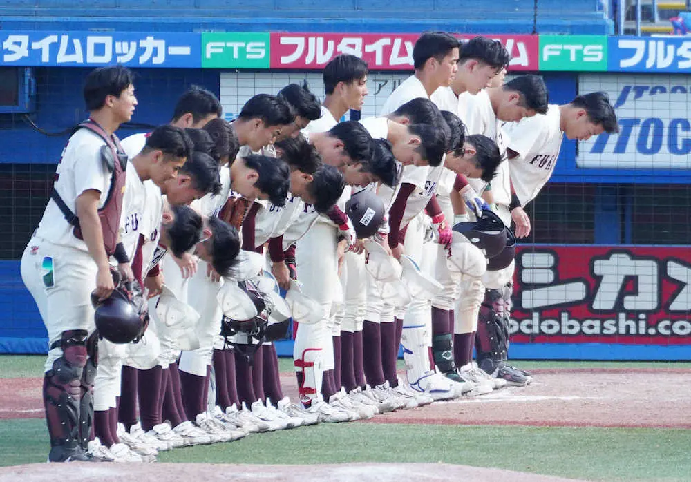 【画像・写真】福岡大　9回に5失点して大逆転負け　高良練主将「野球の怖さを感じた」