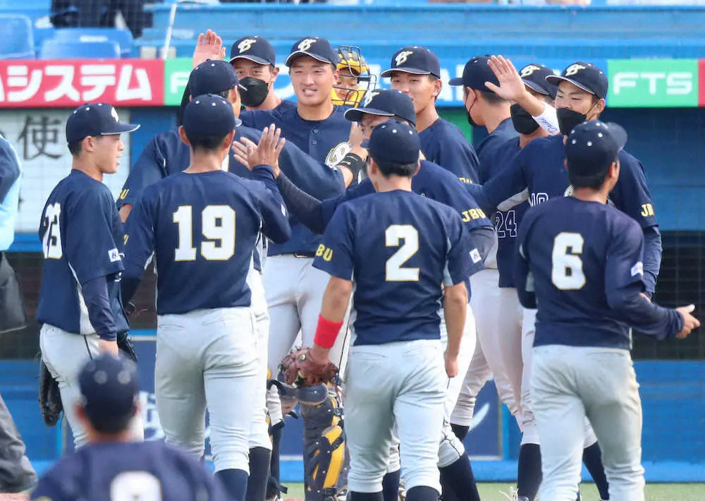 【画像・写真】上武大、2年連続4強　9回に一挙5点！3点差ひっくり返した