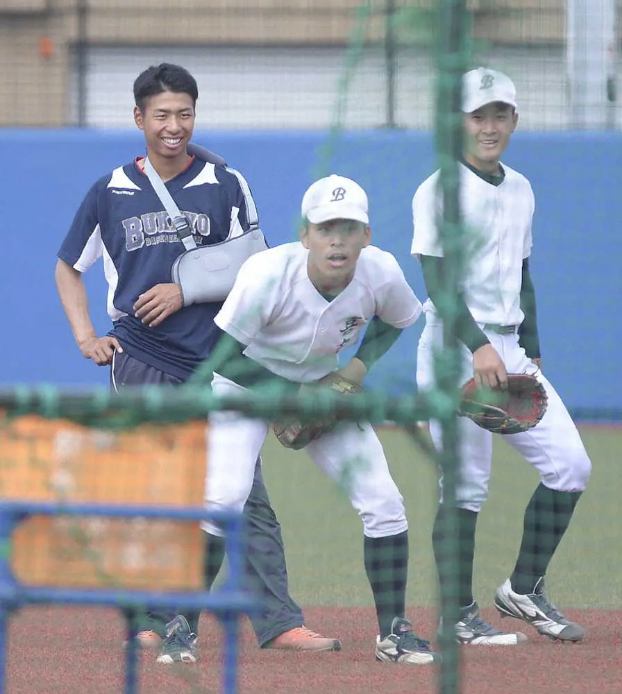 【画像・写真】全日本大学野球4強の佛教大が休養日練習　負傷離脱の主将に日本一届ける