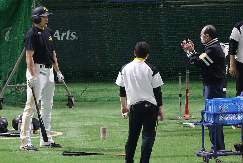 【画像・写真】ソフトバンク　打撃不振柳田が9年ぶり早出練習　藤本監督「もう練習しかない」