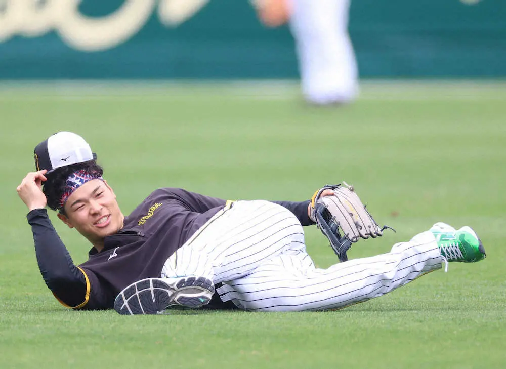 【画像・写真】阪神・佐藤輝　さあ逆襲号砲！球団史上初の入団2年目4番2桁弾あと「1」甲子園で決める