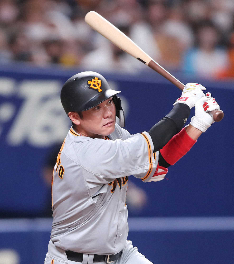 中 巨 2回 坂本は二塁打を放つ 撮影 椎名 航 スポニチ Sponichi Annex 野球