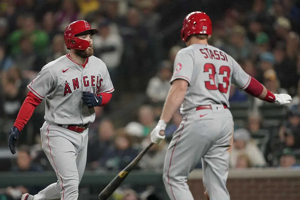 【画像・写真】エンゼルス25日ぶり連勝！ウォルシュ殊勲の代打2ラン「いい感じで振り抜けた」