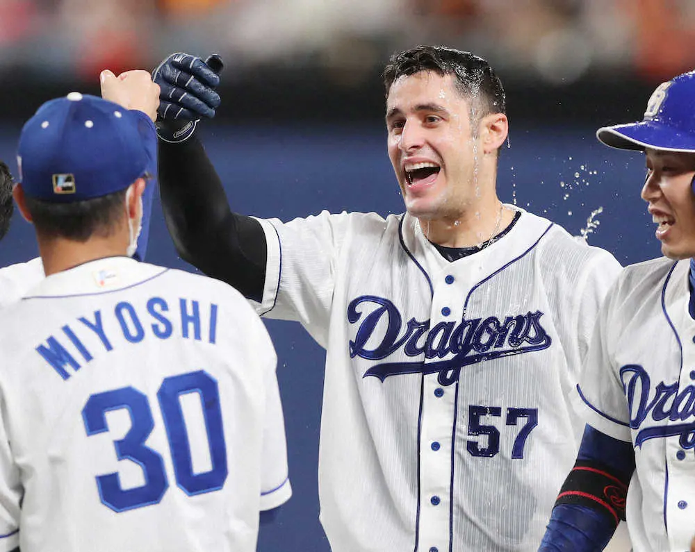 【画像・写真】中日・Aマルティネス　来日5年目初のサヨナラ打「みんなが一丸になった」