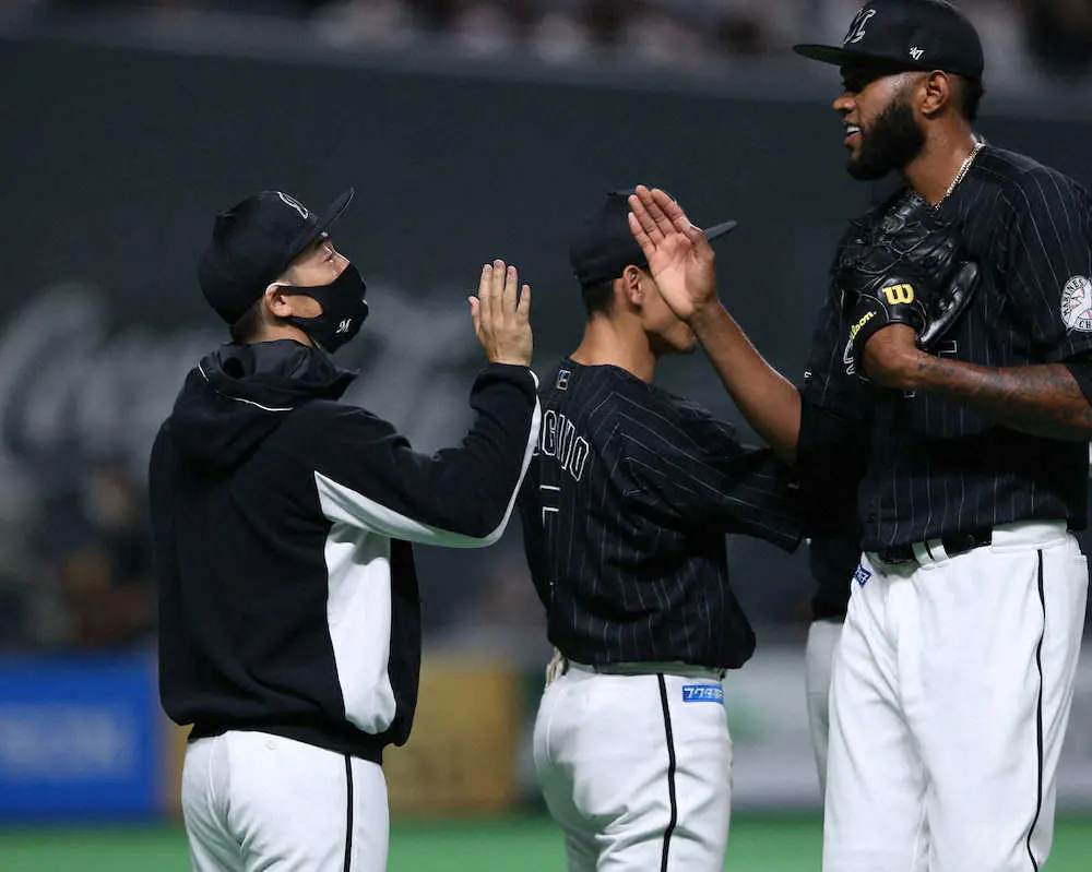 【画像・写真】ロッテ　借金完済まであと1つ　初回から一挙3得点で、美馬が4勝目