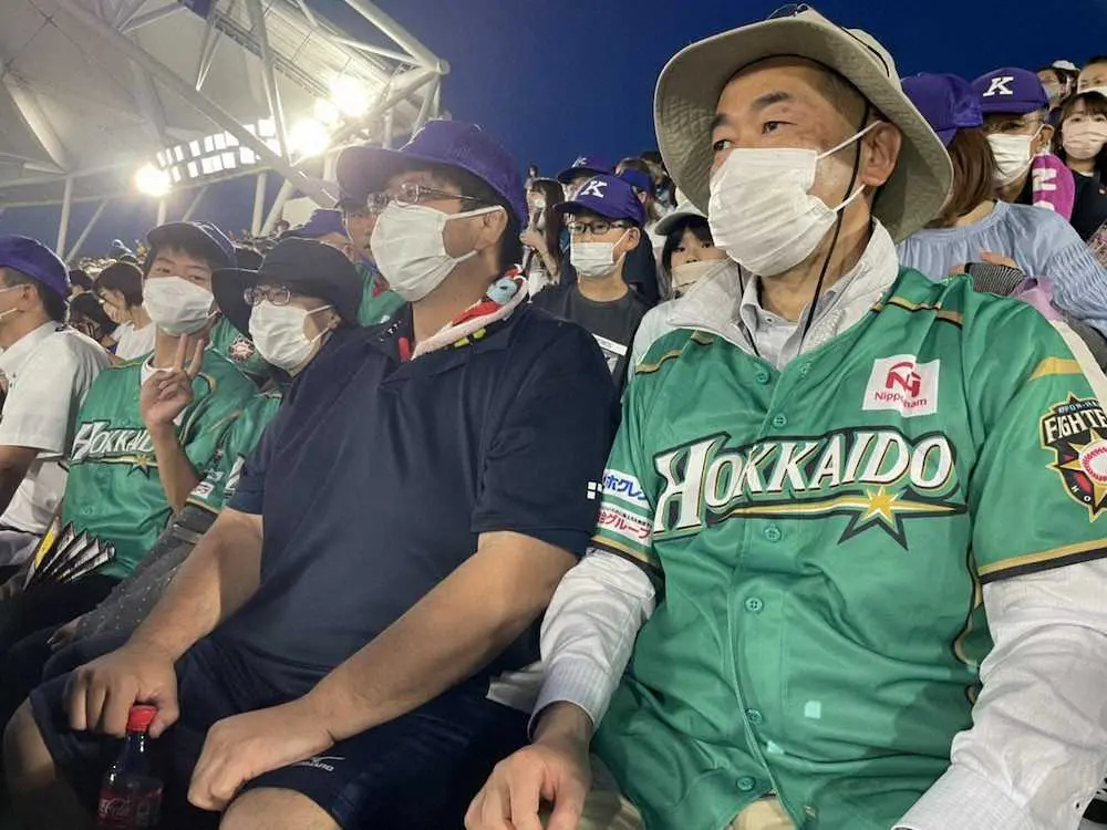 【画像・写真】日本ハム・輝星の秋田凱旋登板を金足農時代の恩師らがスタンドで観戦　元担任「待ち望んでいました」