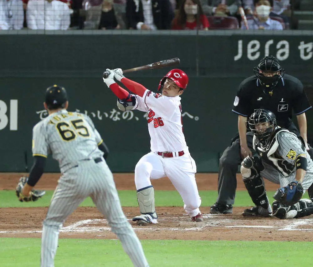 【画像・写真】広島・持丸　ホロ苦…プロ初出場初打席空振り三振も「強く振りにいけた」