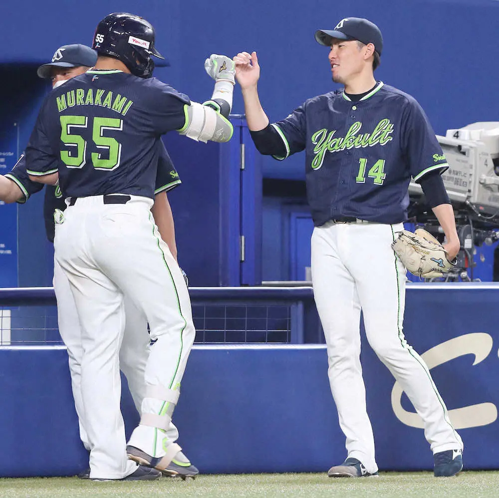 【画像・写真】ヤクルト・高梨　移籍後初完投＆初完封で5勝目　2本塁打の村上に感謝「本当に頼もしい」