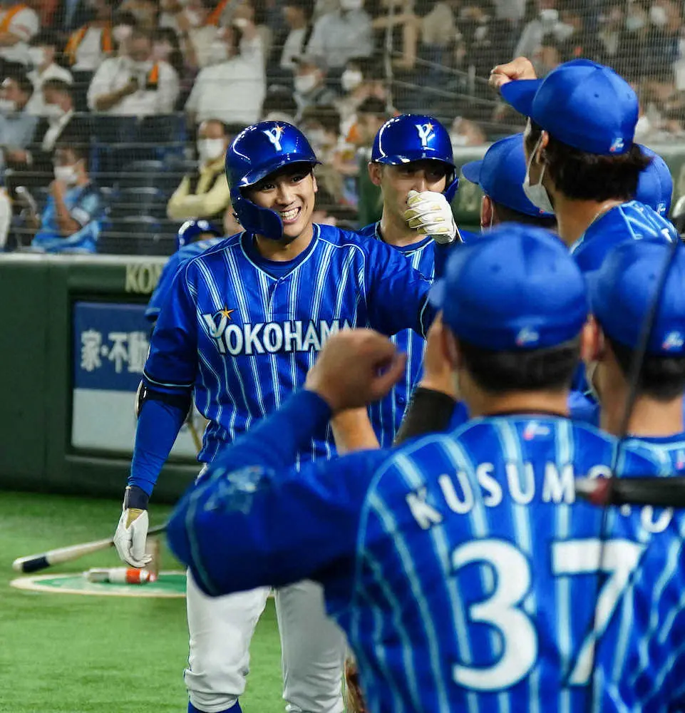 【画像・写真】DeNA・森　3年目、通算158打席目でプロ初アーチ　チームは4位浮上