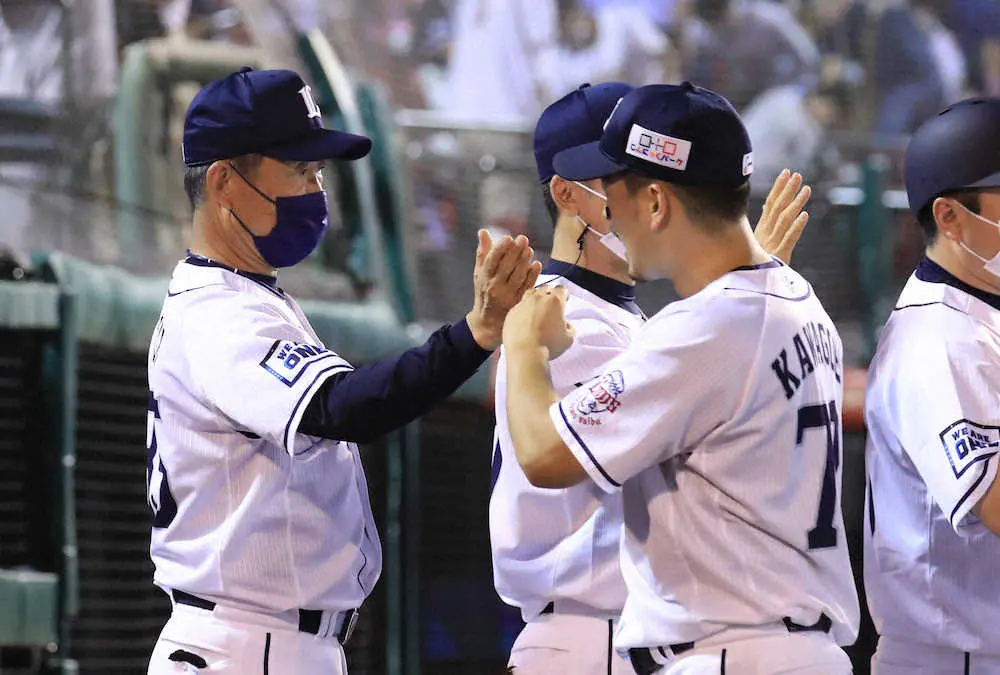 【画像・写真】西武・辻監督「今日は川越の活躍に助けられた」　去年からの成長を実感「選球眼も良くなってきた」