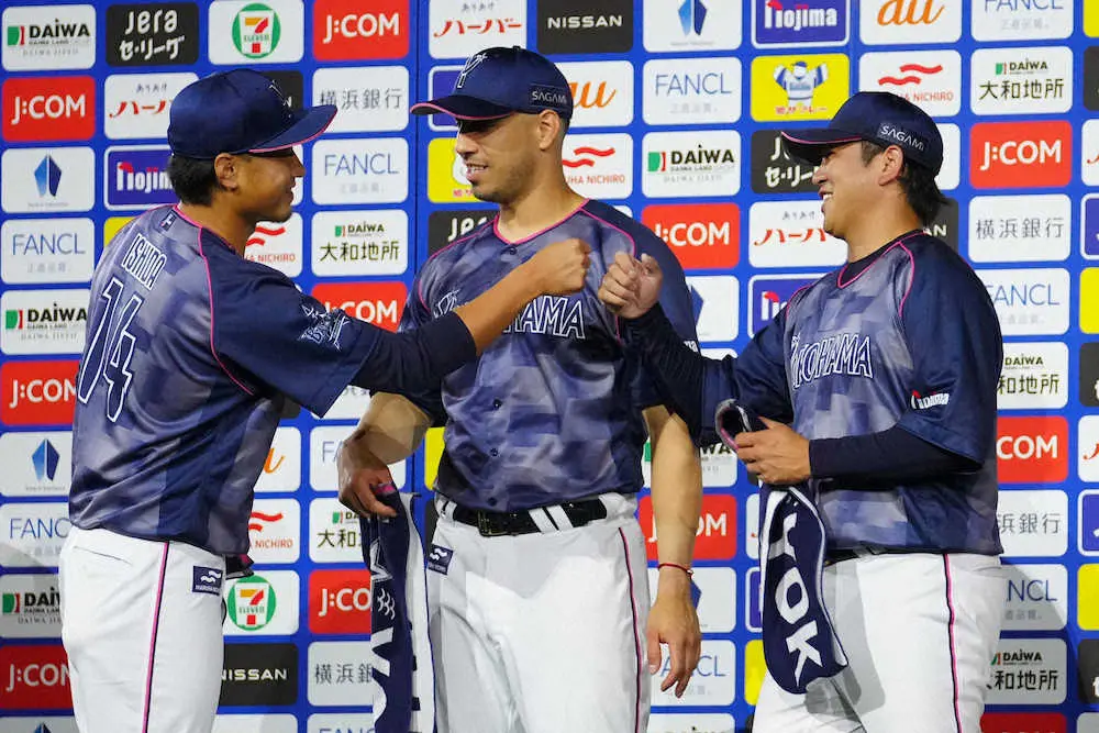 【画像・写真】15セーブ目のDeNAの守護神・山崎「クローザーに戻れてよかった」