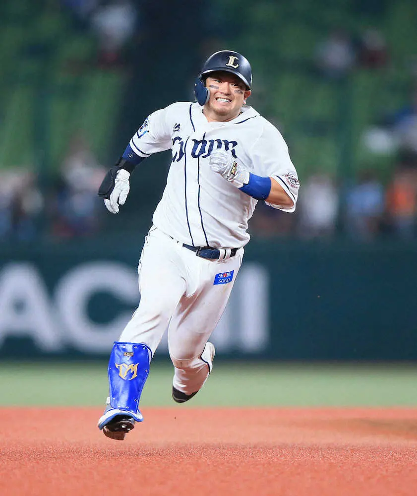 【画像・写真】＜西・日＞6回、三塁打を放つ森（撮影・尾崎　有希）