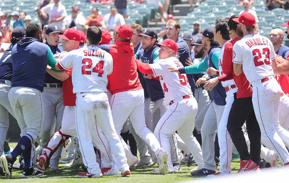 【画像・写真】エンゼルス・大谷の同僚右腕・ブラッドリーが乱闘参加で右肘骨折　26日のマリナーズ戦で