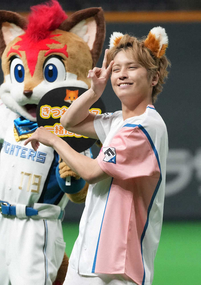 テイッ出た 手越祐也が中毒増し チャラきつねダンス かわいすぎて意味わからん あざとカワイイ スポニチ Sponichi Annex 野球