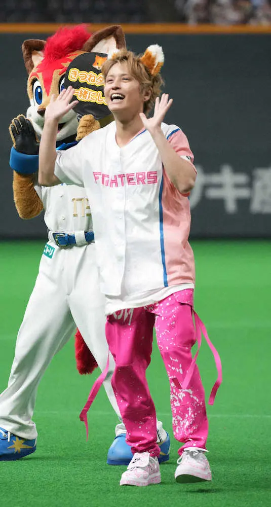 【画像・写真】テイッ出た！手越祐也が中毒増し？チャラきつねダンス「かわいすぎて意味わからん」「あざとカワイイ」