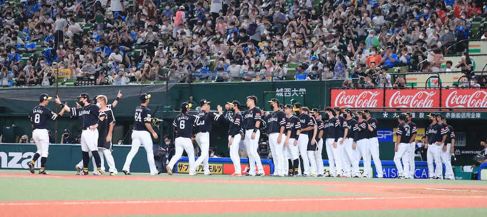 【画像・写真】ソフトB・中村晃　コロナ禍のチーム救った逆転決勝打「試合に出れないメンバーの分も戦えた」