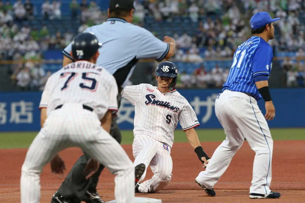 【画像・写真】ヤクルト初回に5点先制　山田先制打、中村「完璧です」3号2ラン　2日に史上最速M灯の勢いそのまま
