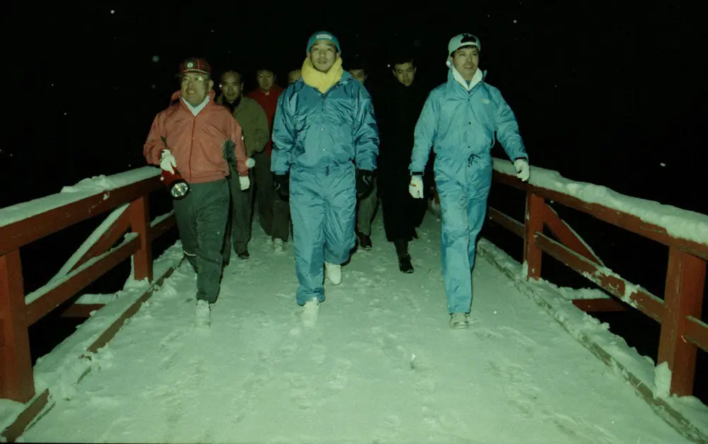 1989年1月17日午前3時33分、昼神自主トレ開始。小雪の舞う中、およそ１時間速足の散歩をする落合