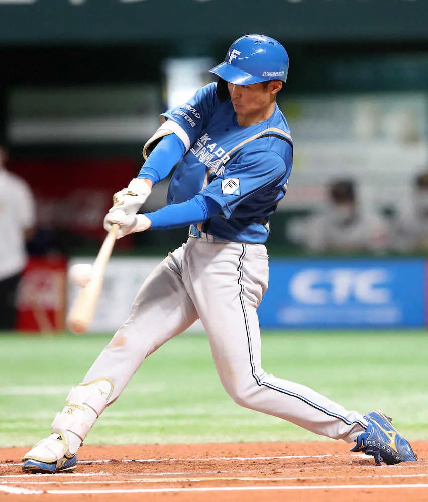 【画像・写真】“鷹キラー”日本ハム・石井、延長10回決勝弾　今季4発中3発ソフトバンク戦