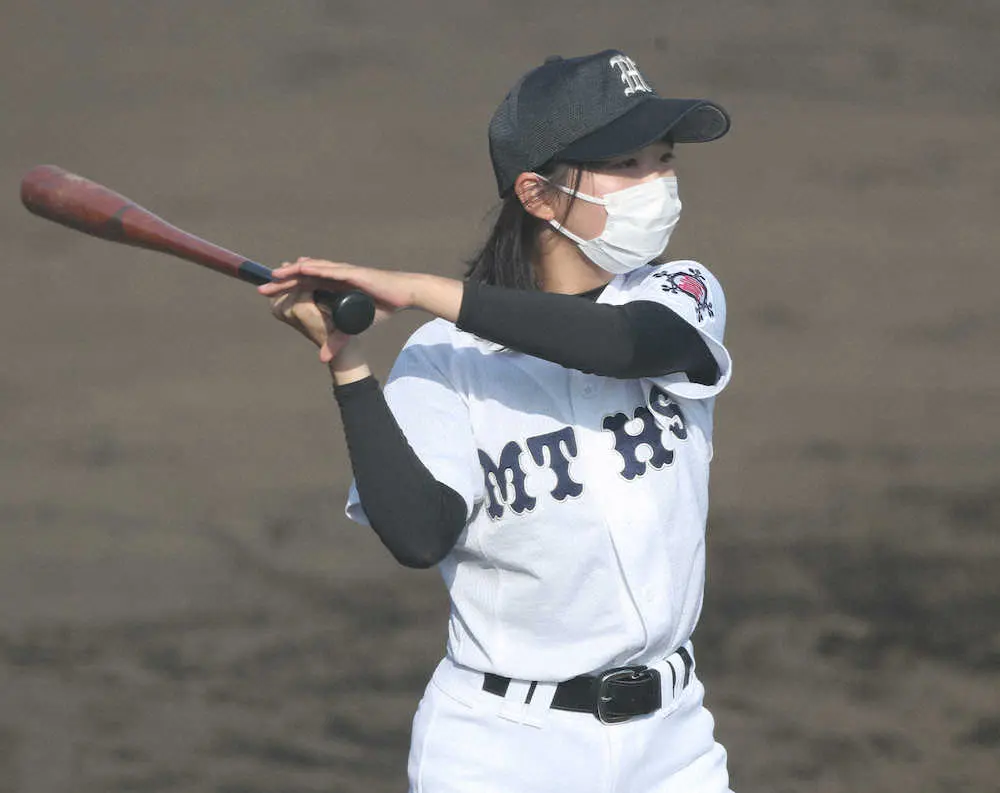 【画像・写真】都島工に“勝利の女神”現る　女子マネジャーの試合前ノックで5年ぶり白星