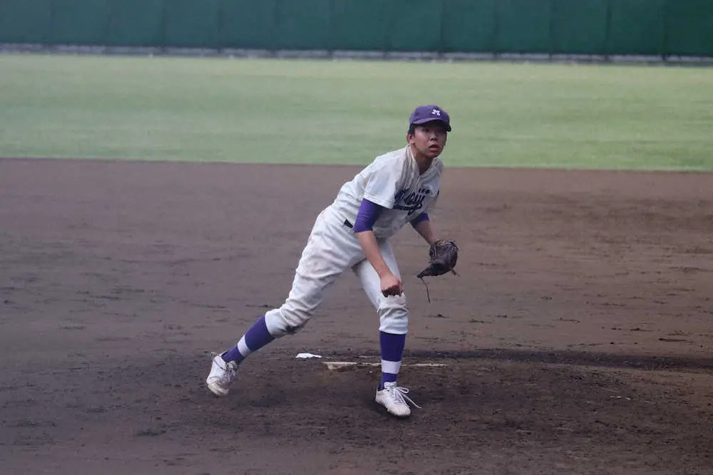 【画像・写真】明大明治・内海、153球の力投で自身初の完投勝利　田中主将「3年間守ってて1番頼もしく感じた」
