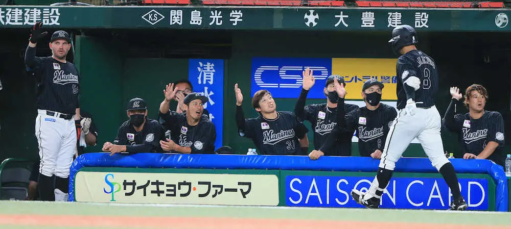 【画像・写真】ロッテ・中村奨　「まず先に点を取ることができて良かった」左翼ポール弾で先制！