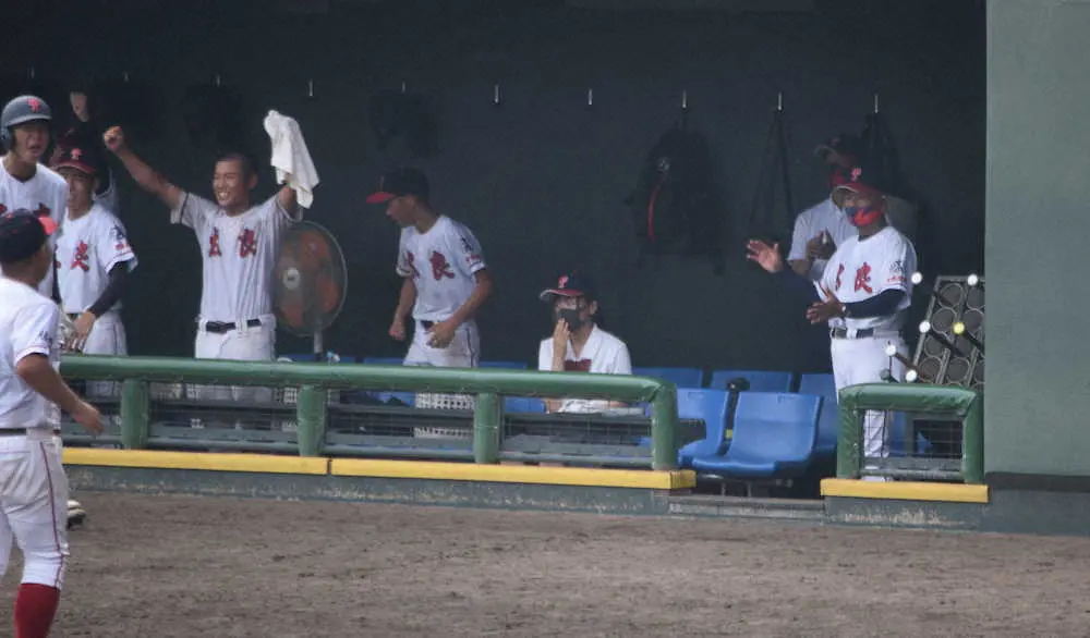 【画像・写真】元阪神の太良・永尾監督、2年連続初戦突破に「3年生がやっと必死になってくれた」