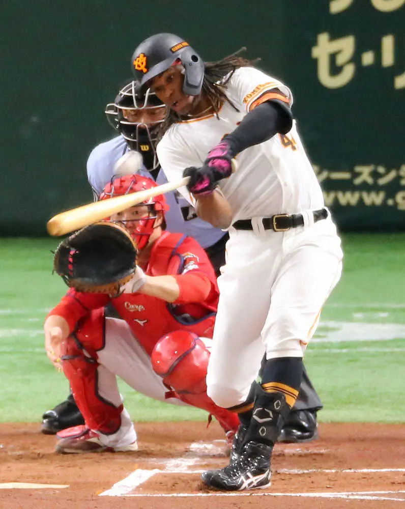 【画像・写真】巨人ポランコ　野間ライナーを超美技スライディングキャッチ！ウォーカー“原の教え”ズバリ18号2ラン