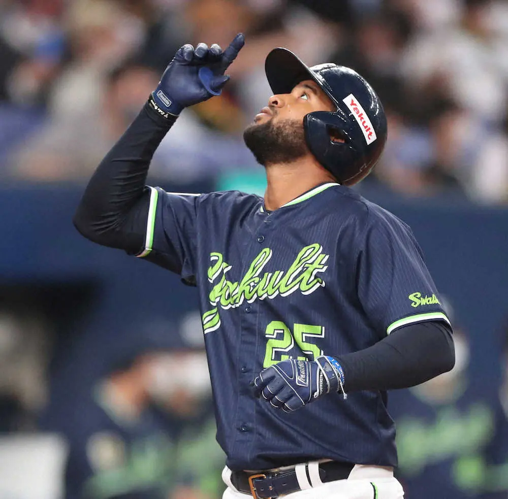 【画像・写真】ヤクルト・サンタナ　「5番・右翼」で1軍復帰即スタメン　コロナ禍のチームの救世主となるか