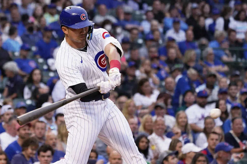 【画像・写真】＜カブス・メッツ＞２試合目の初回、ヒットを放つ鈴木(AP)