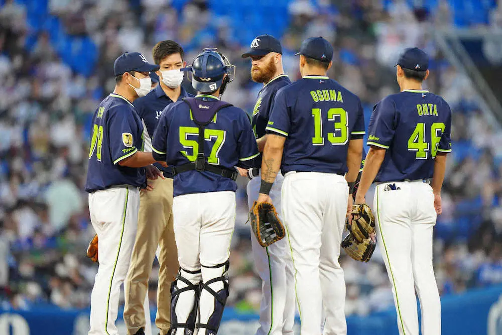 【画像・写真】ヤクルト2年ぶり5連敗　中14日サイスニードが乱調5失点　緊急昇格のサンタナは緩慢守備