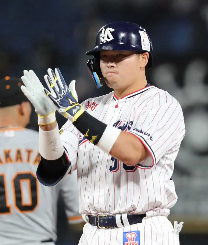 【画像・写真】ヤクルト・村上　「完璧です」確信歩きの32号3ラン　巨人・新助っ人のクロール撃ち