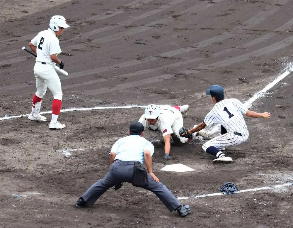 【画像・写真】「聖地」で積んだ練習成果　「新たなる世紀」へ、古豪・桐蔭（和歌山）3年ぶり8強進出　盤石零封リレー