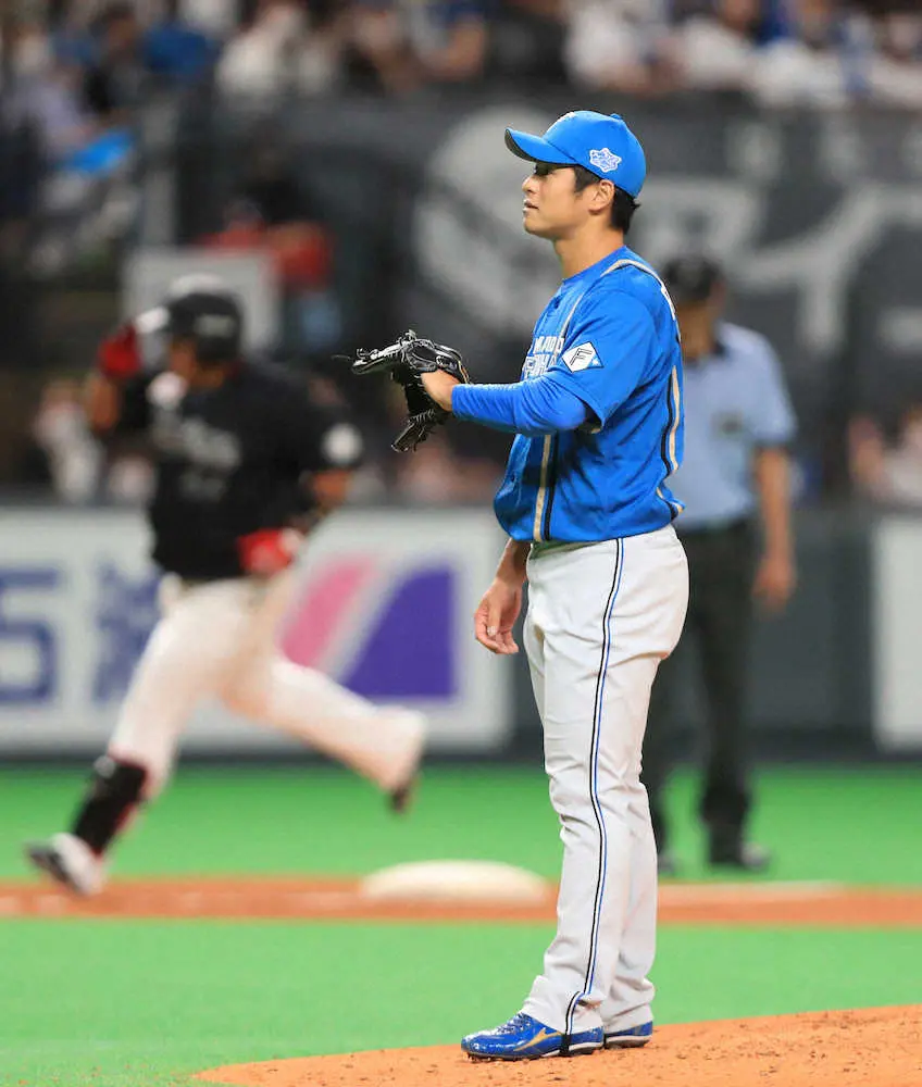 【画像・写真】日本ハム　序盤5点リードも…中継ぎ陣“炎上”井上＆レアードに2者連続弾浴び逆転許す
