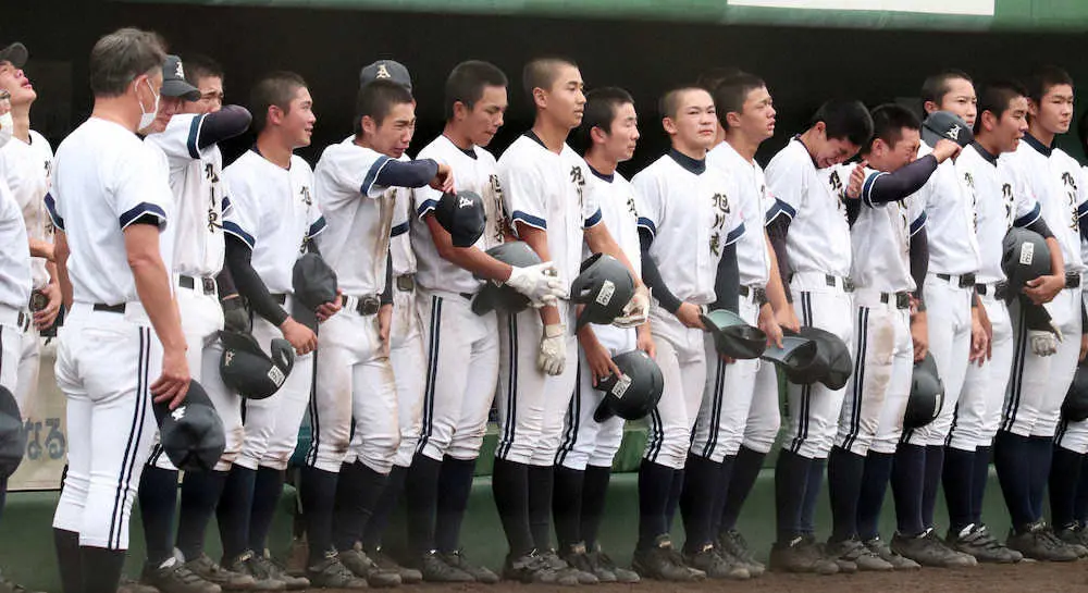 【画像・写真】旭川東　投手陣崩れ敗戦も今津主将「楽しい高校3年間だった」