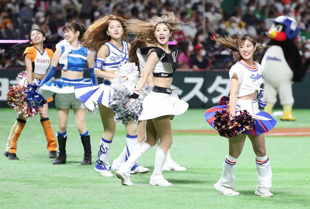 【画像・写真】「きつねダンス」「たぬきダンス」が夢のコラボ！球宴での共演動画が話題「どっちもカワイイ」