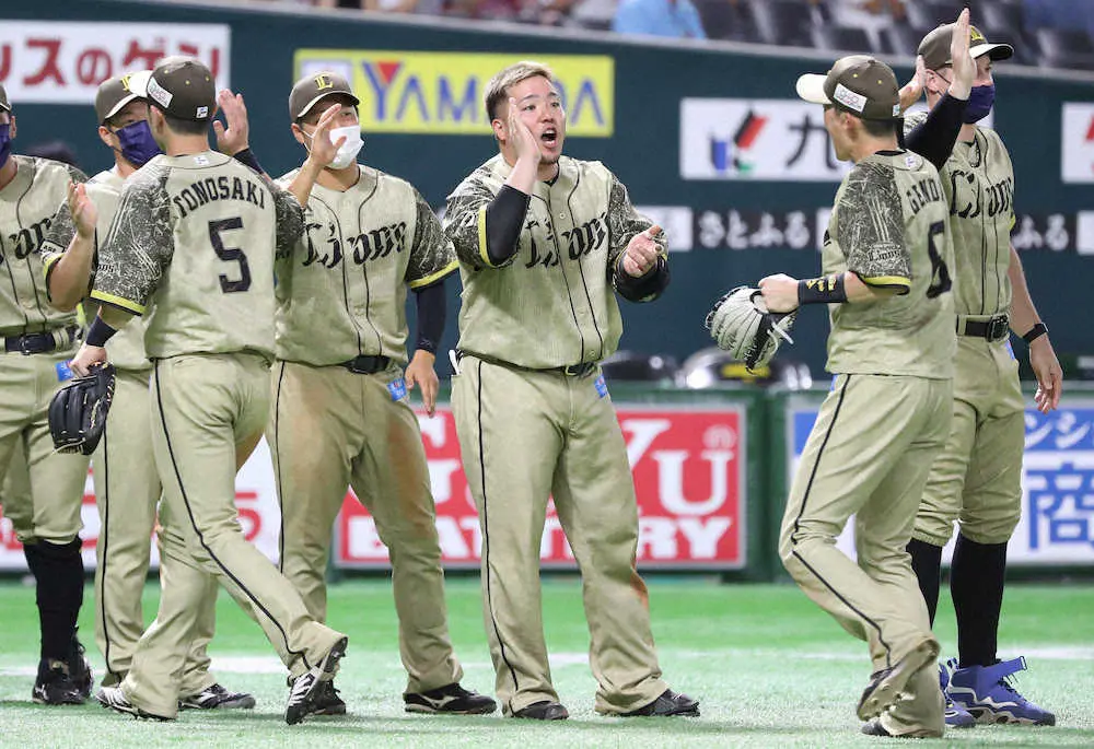 【画像・写真】西武・山川のリーグ一番乗り30号V3ランで首位奪回　混戦パ・リーグに「死んでも優勝したいです」