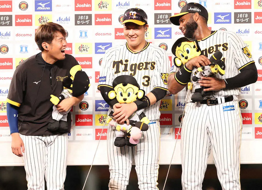 【画像・写真】阪神　ロド＆大山が声揃え「北條の誕生日なので」大砲コンビが28歳同僚にアベック“祝砲”