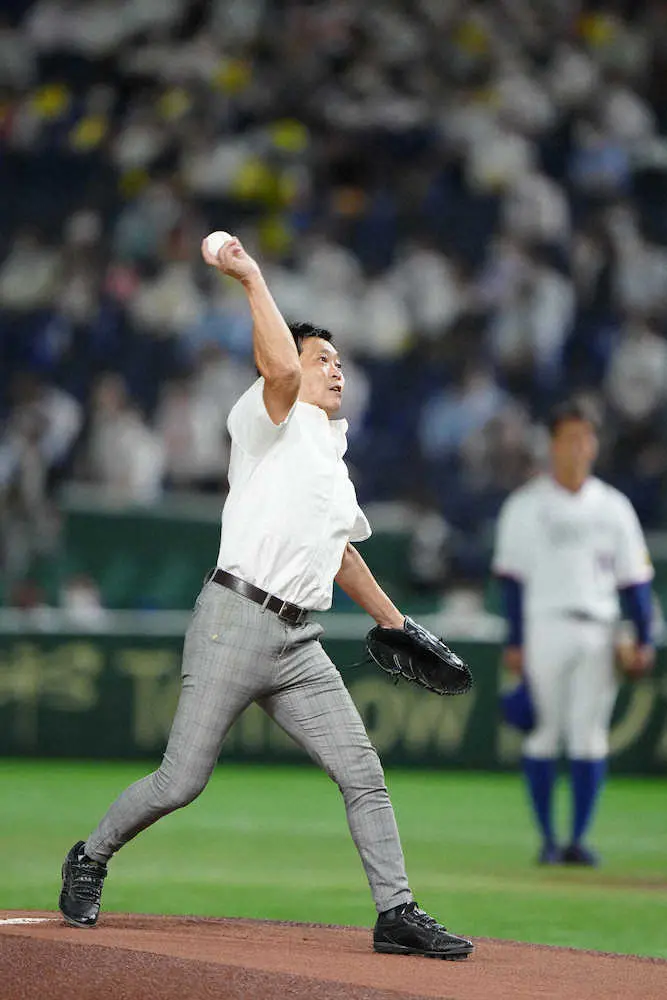 【画像・写真】5月に死去した松永怜一氏の長男・勝己氏、都市対抗決勝で始球式「おやじ、背中を押してくれとマウンドに」