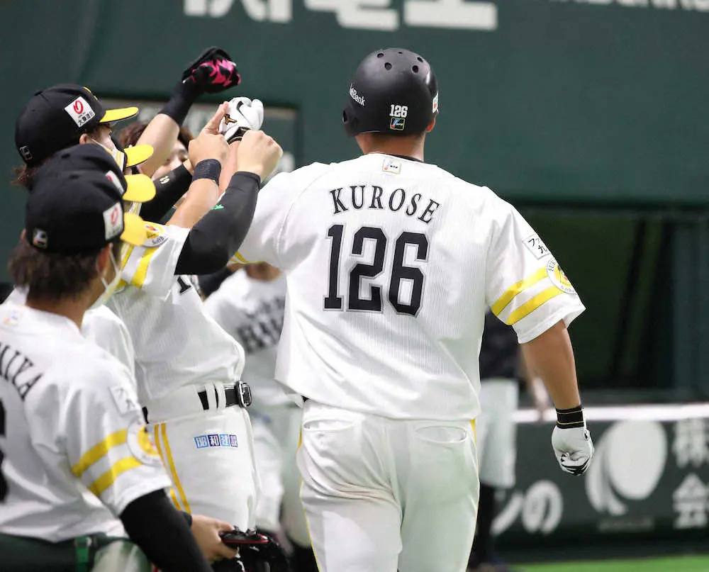 【画像・写真】ソフトバンク・黒瀬健太　プロ初先発で勝ち越し打　「必死に打った」7年目で初打点