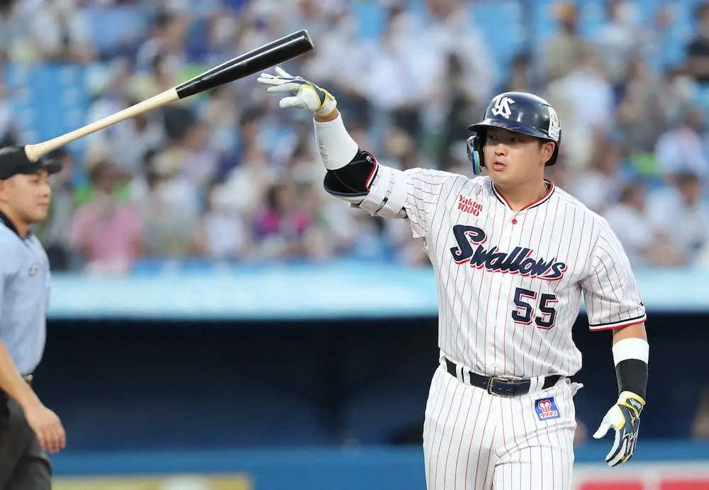 【画像・写真】ヤクルト・村上　日本タイ4打席連発にネット大興奮!確信歩きからのバット投げ話題「カッコ良すぎる」