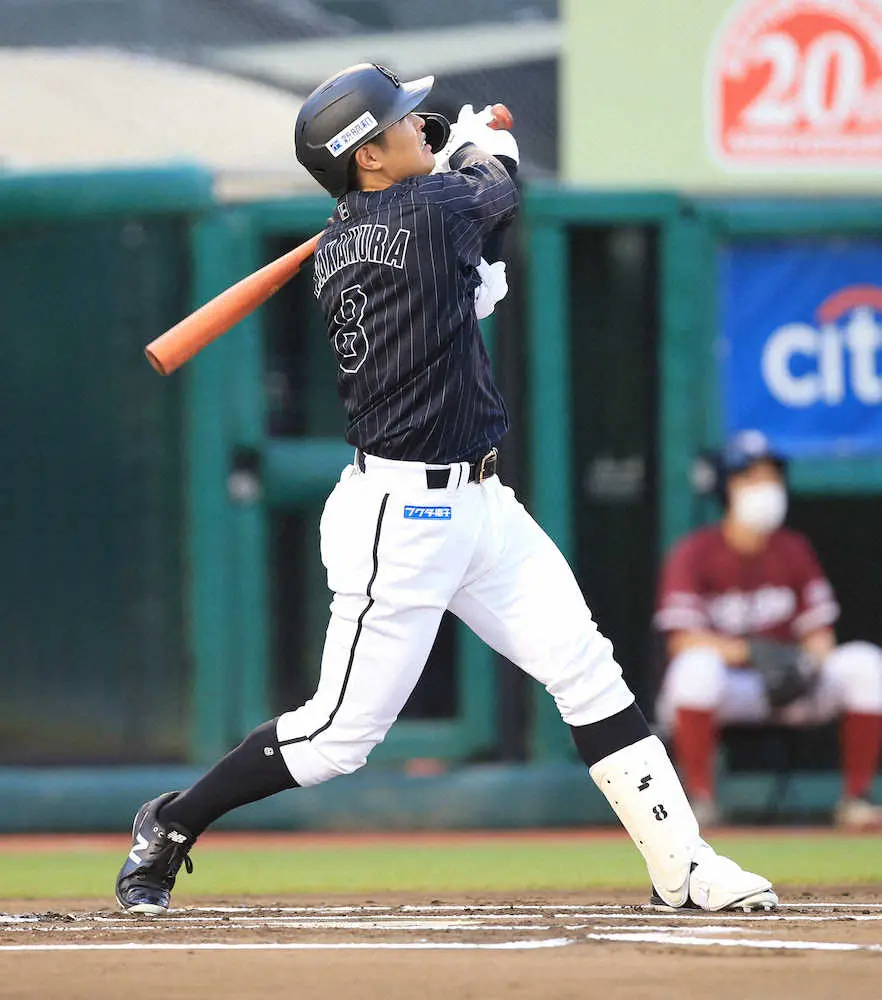 【画像・写真】ロッテ中村奨が初回に先制2ラン！難敵・則本の出ばなをくじく
