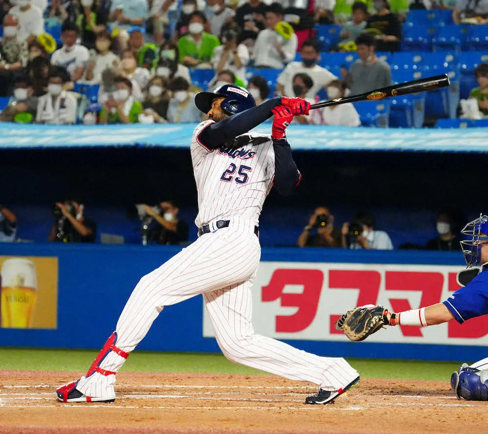 【画像・写真】“村神様”の後にはサンタナがいる!ヤクルトの頼れる5番が2打席連発　5打点の大暴れ