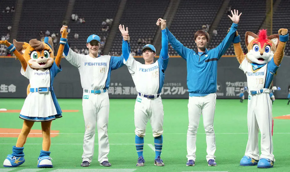 【画像・写真】日本ハム清宮「やっと2ラン打てました」しかも2発　新庄監督も“最敬礼”ソフトに6連勝