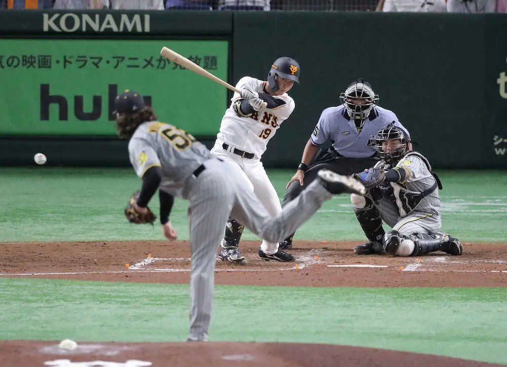 【画像・写真】巨人　2回に打者11人猛攻で5点先取　中田、大城、中山、先発投手の山崎伊も続いて4連続タイムリー