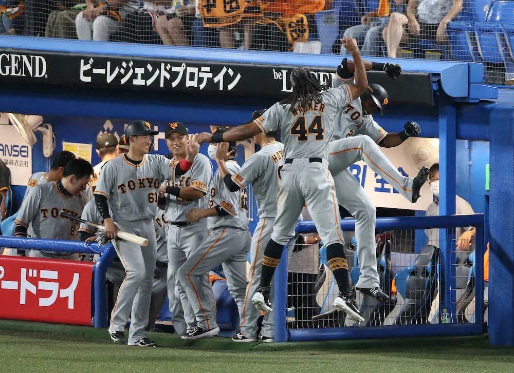 【画像・写真】巨人、打線爆発で1カ月ぶり連勝　9回冷や汗も…ヤクルト討ち4発9点4位浮上　堀田3月31日以来2勝