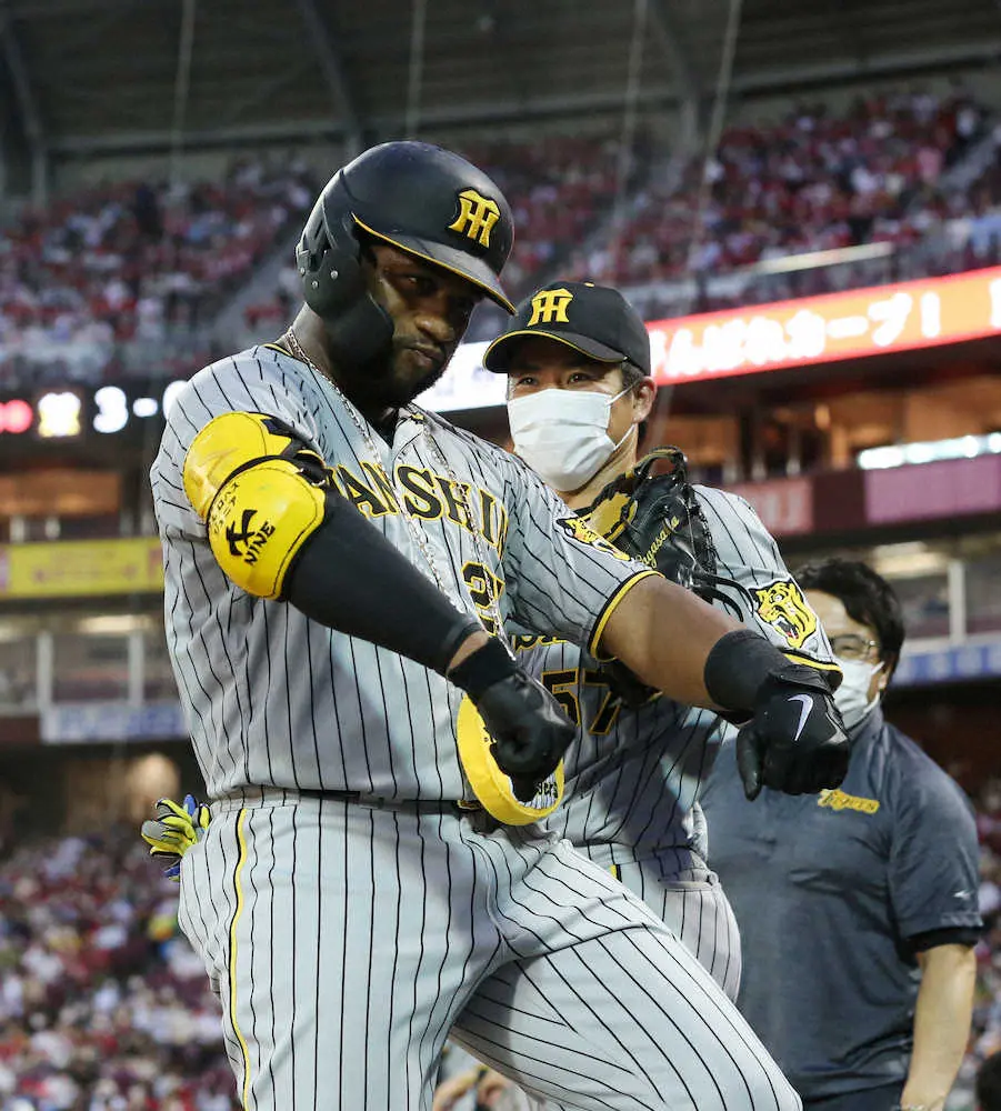 【画像・写真】阪神・ロハス「ロドリゲス選手足遅いのでホームランになって良かった（笑い）」抹消から一夜でヒーローに