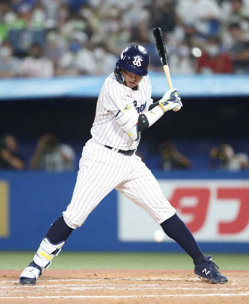 【画像・写真】ヤクルト　巨人に2度目3連敗…まさかのサンタナ11号逆転“新記録”満塁弾空砲　村上復帰も無安打